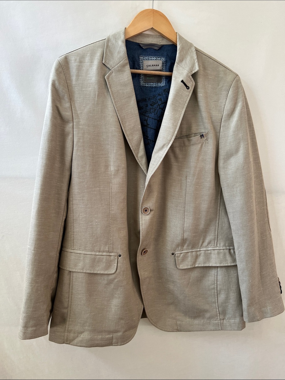 Calamar Men's Light Beige Smart & Functional Regular Fit Two-Button Sport Coat